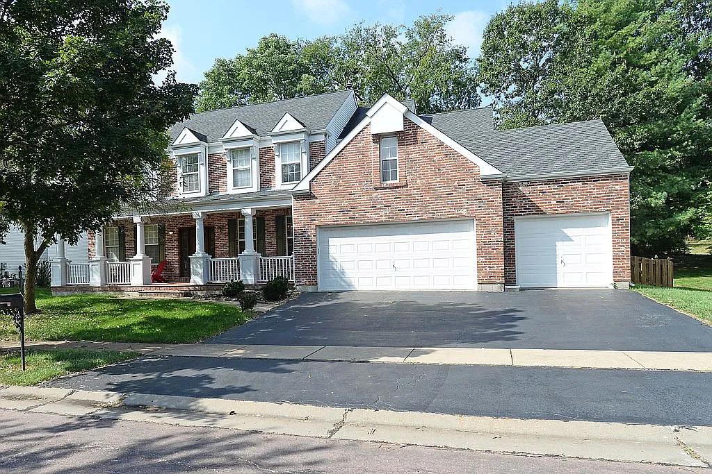 718 Mark Wesley Ln photo 1