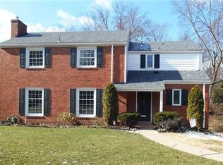 810 Wainwright Dr, Pittsburgh, PA 15228