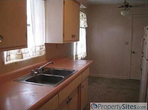 3rd image of 805 W Jasmine Dr