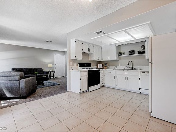 5th image of 6657 W Tropicana Ave Unit 201