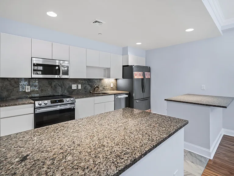 207 Shearwater Ct W #44 — Photo 10