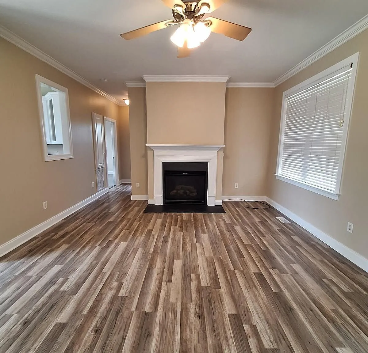 4 bed, 3.0 bath, $2,000 — Photo 3
