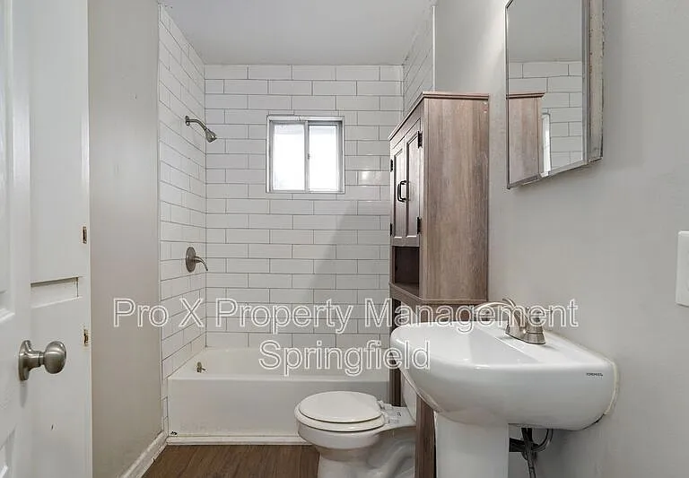 2929 E University St #5 — Photo 9