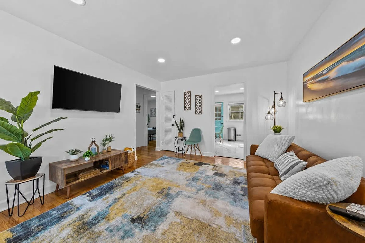 2 bed, 1.0 bath, $3,041 — Photo 2