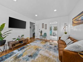 172 Cherry St, Norfolk, VA