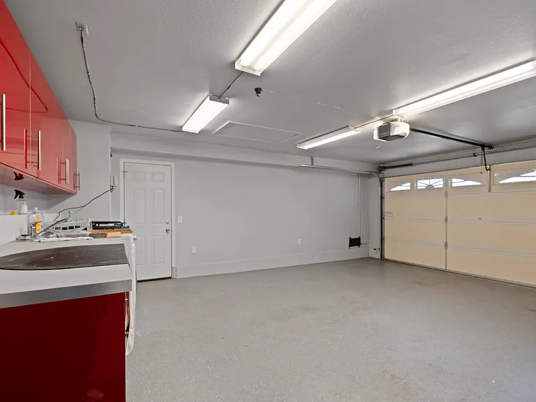 880 Hollenbeck Ave — Photo 8