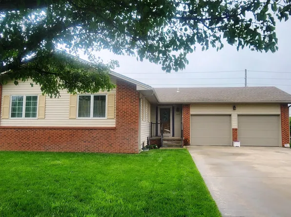 109 Wheatridge Dr, Newton, KS 67114