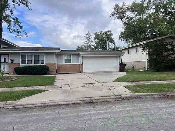 4th image of 132 Berry St