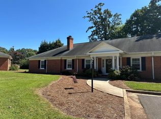 2650 Grosvenor Pl, Winston Salem, NC 27106