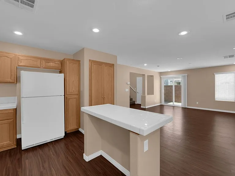 7330 Phlox Rd — Photo 15