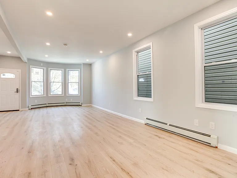 34-36 Millington Ave #34 — Photo 4