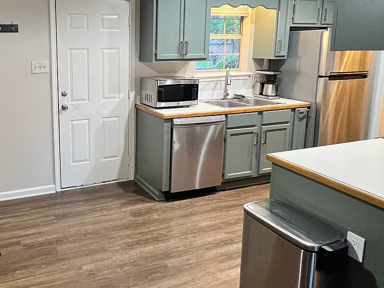 2250 Remington Rd — Photo 5