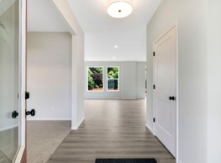 2135 Brookview St, Shakopee, MN 55379