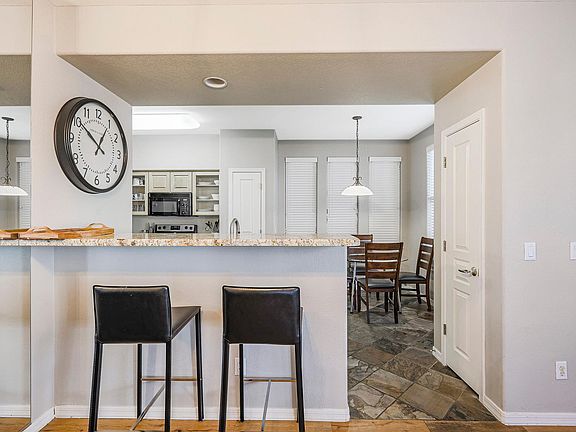 5th image of 15221 N Clubgate Dr Unit 1061