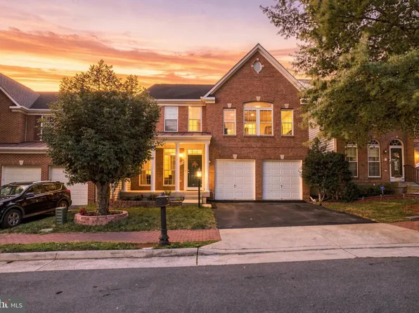 9954 E Hill Dr, Lorton, VA 22079