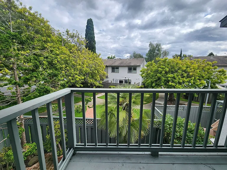 872 Cabot Ln — Photo 12