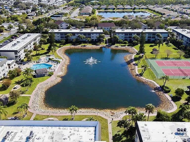 1010 Manatee Rd #B304 — Photo 16