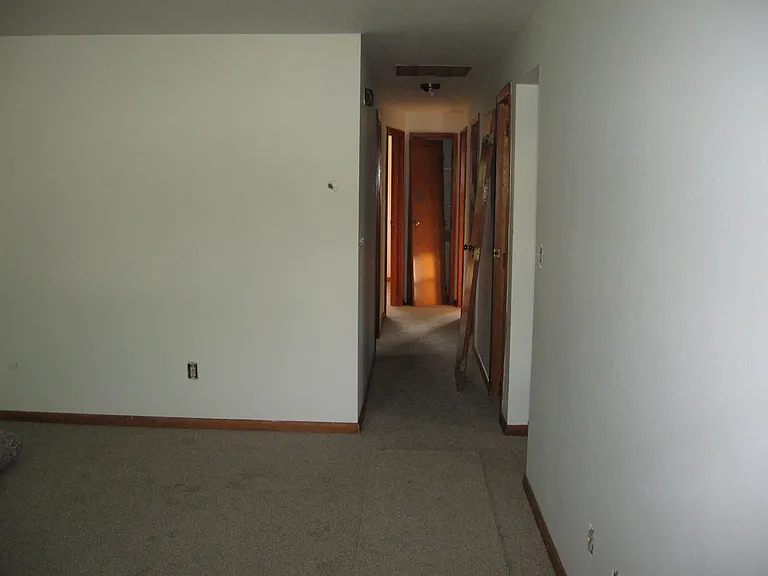 2241 Esmeralda Ave — Photo 3
