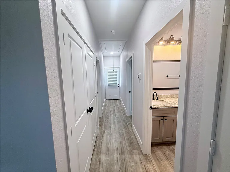 9508 Quaker Ct — Photo 8