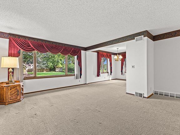 4th image of 8225 64th AVENUE