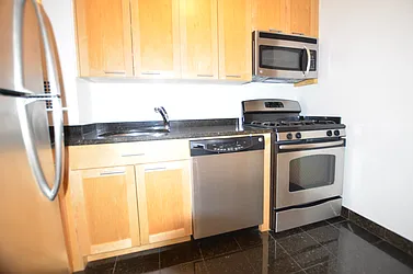 Rented by Manhattan Realty Group