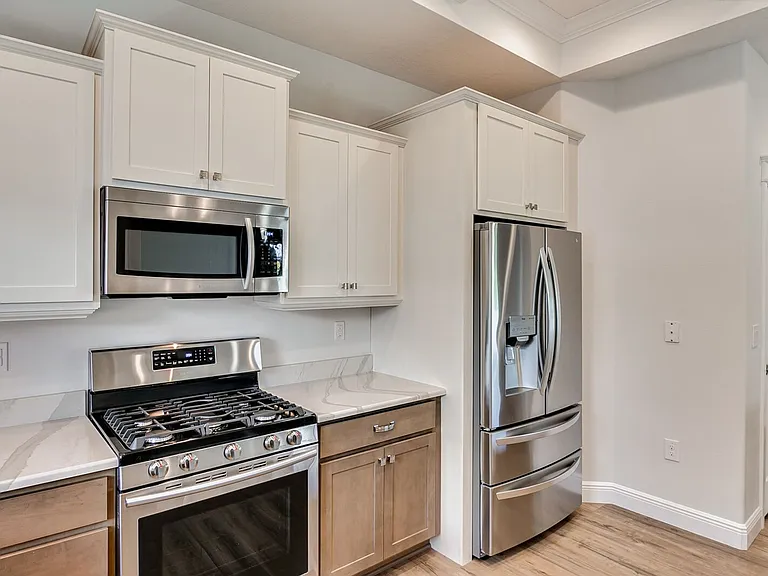 1398 Tullagee Ave — Photo 25