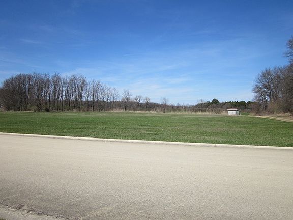 5th image of 285 Highpoint Dr