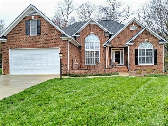 1st image of 2011 Rosehaven Ln