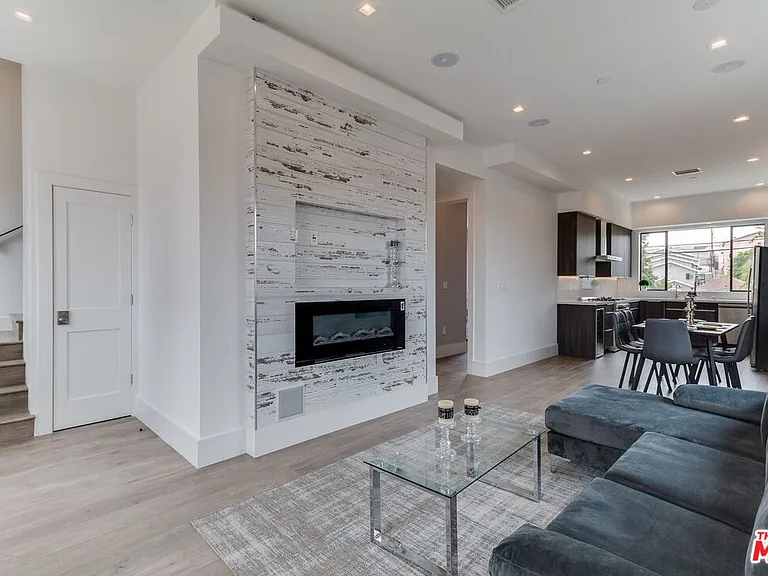 4830 1/2 W Pickford St — Photo 21