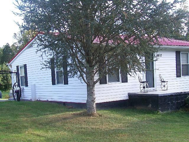 2nd image of 8812 Ellis Ln
