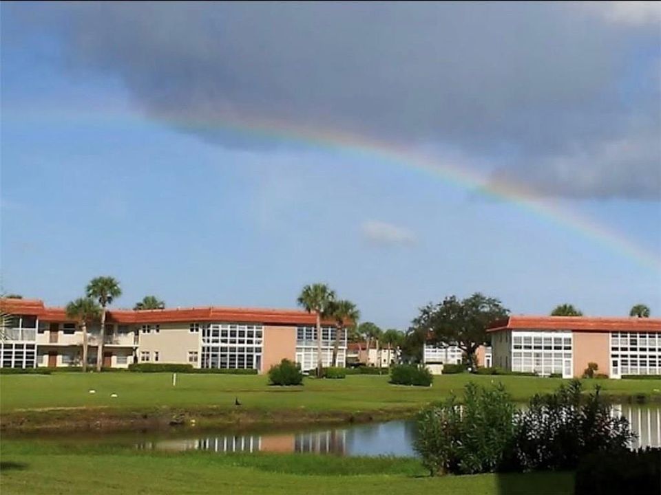1st image of 1 Vista Palm Ln