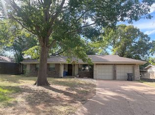 1424 Scenic Dr, Graham, TX 76450