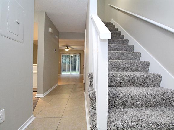 4th image of 8105 Stonebrook Dr