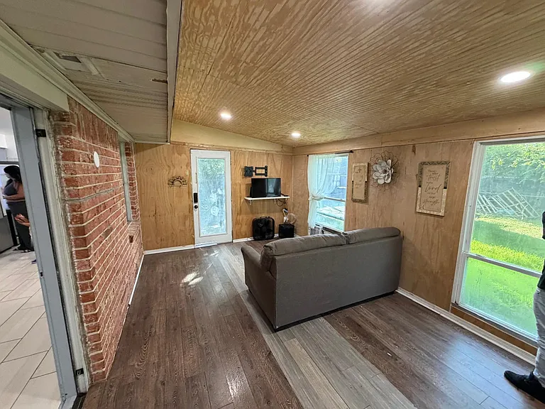 SUN ROOM