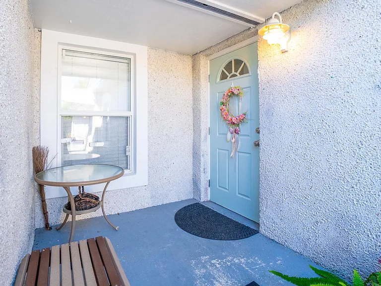 4901 Sandcastle Cir — Photo 5