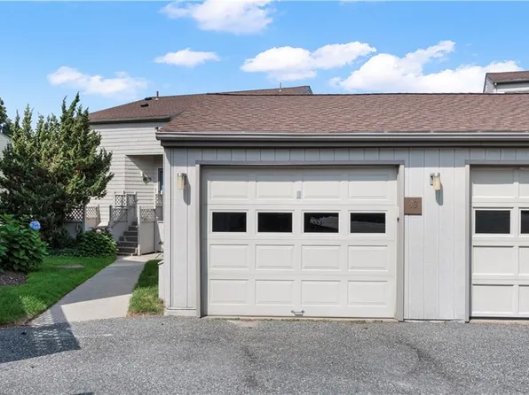43 Sea Breeze Ln, Bristol, RI 02809
