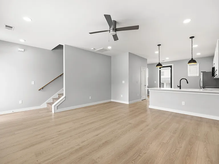 407 Curtis Hilton Way — Photo 28