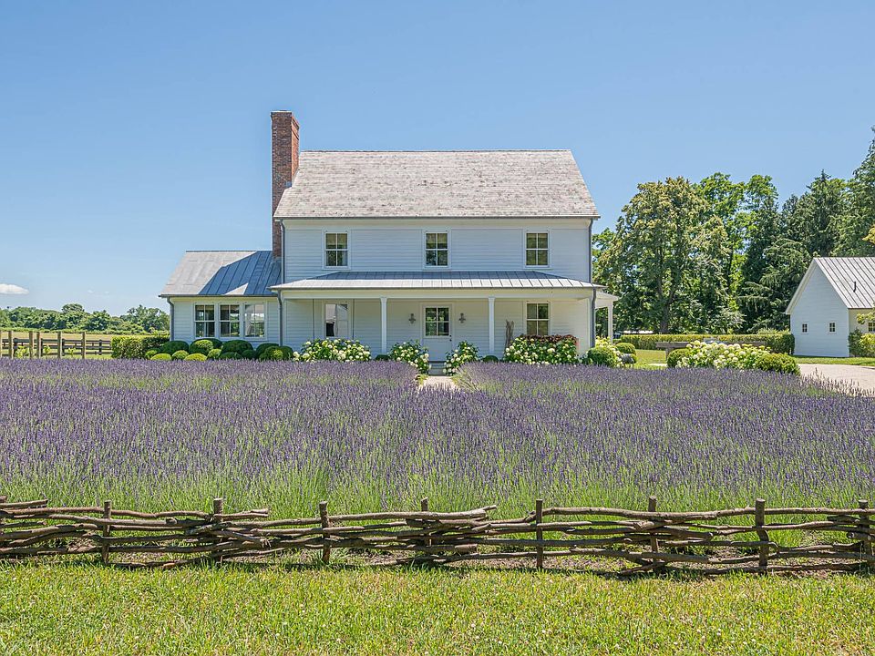 8 Cobbetts Ln, Shelter Island, NY 11964 Zillow