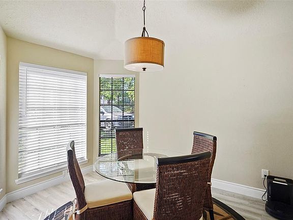 3rd image of 2911 Parkwood Manor Dr