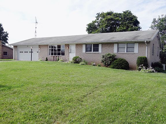 2nd image of 606 Lynn Dr