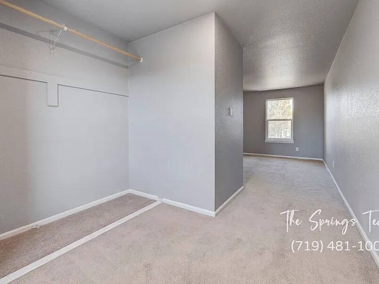 6460 Bugle Dr — Photo 32