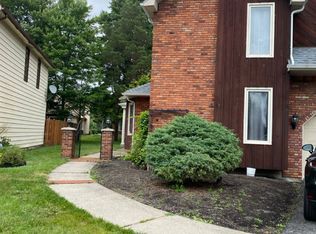 6015 Whitegate Xing, East Amherst, NY 14051