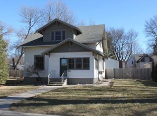 418 2nd Ave NE, Sioux Center, IA 51250