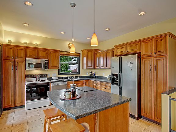 4th image of 20125 23rd Ave NW