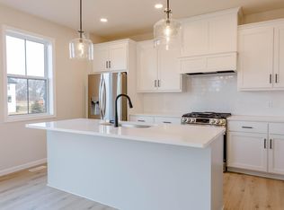 6404 Red Cedar Dr, Chaska, MN 55318