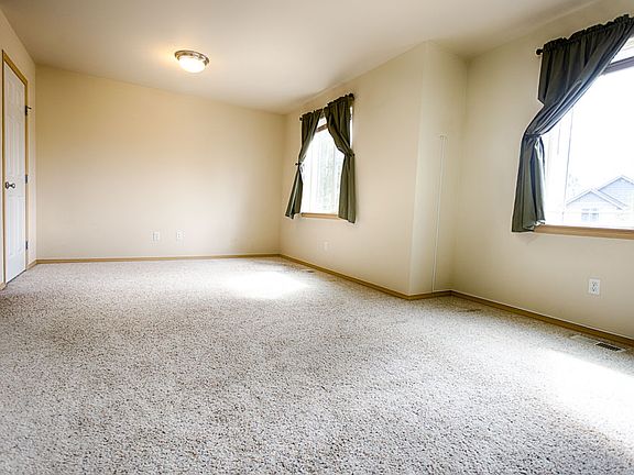 2nd image of 15923 67th Avenue Ct E