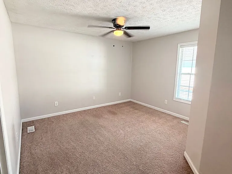 1477 N Donahue Dr #2106 — Photo 9