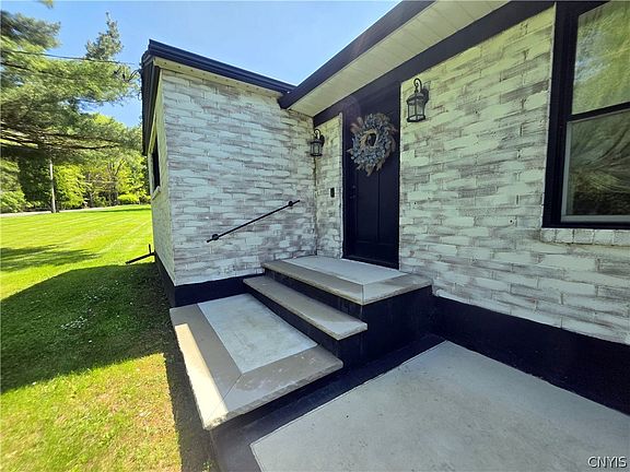3rd image of 5046 Bradbury Dr