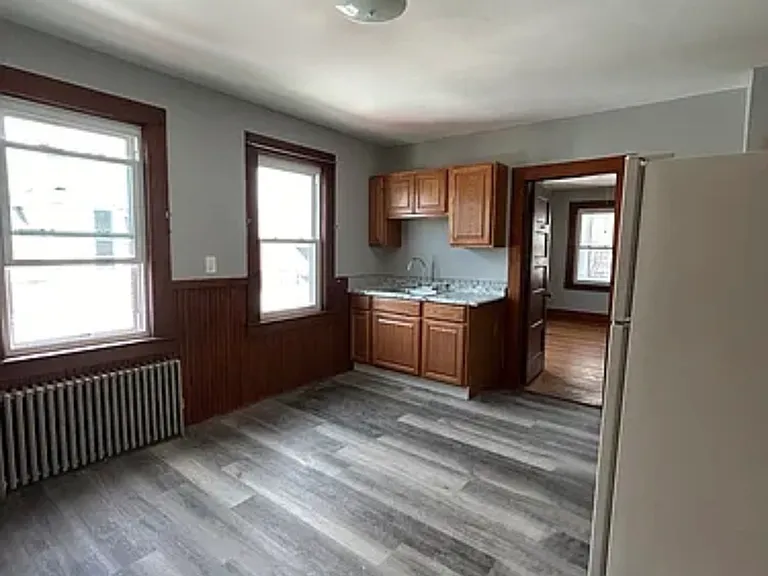 11 6th St #2-B — Photo 2