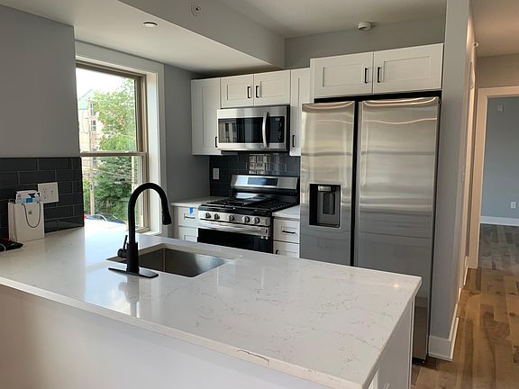 Kitchen with brand new appliances